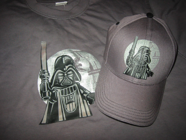 04.darth.vader.t-shirt.jpg
