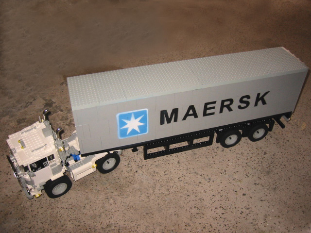 01.5563.maersk.truck.jpg