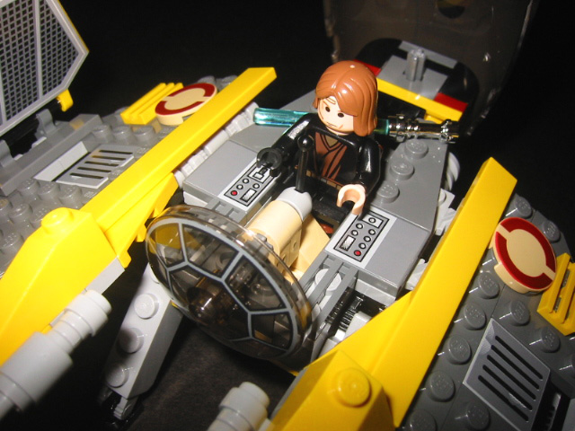 05.7256.jedi.starfighter.and.vulture.droid.jpg