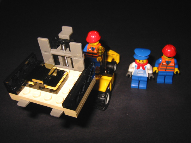 05.4512.minifigs.jpg