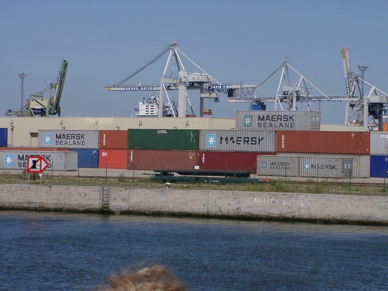 containers2.jpg