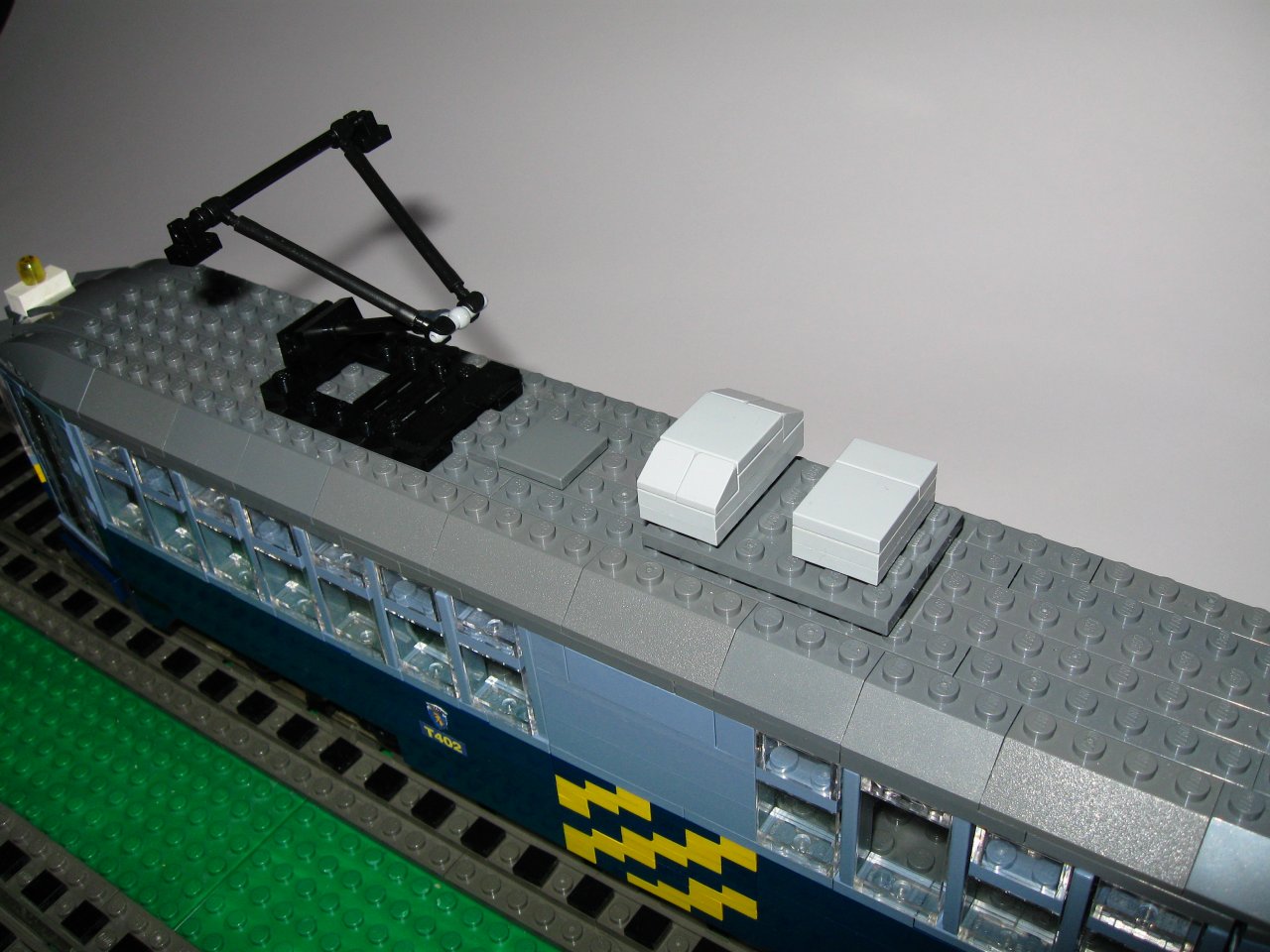 t402b.jpg
