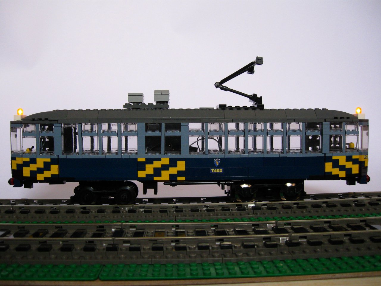 t402f.jpg
