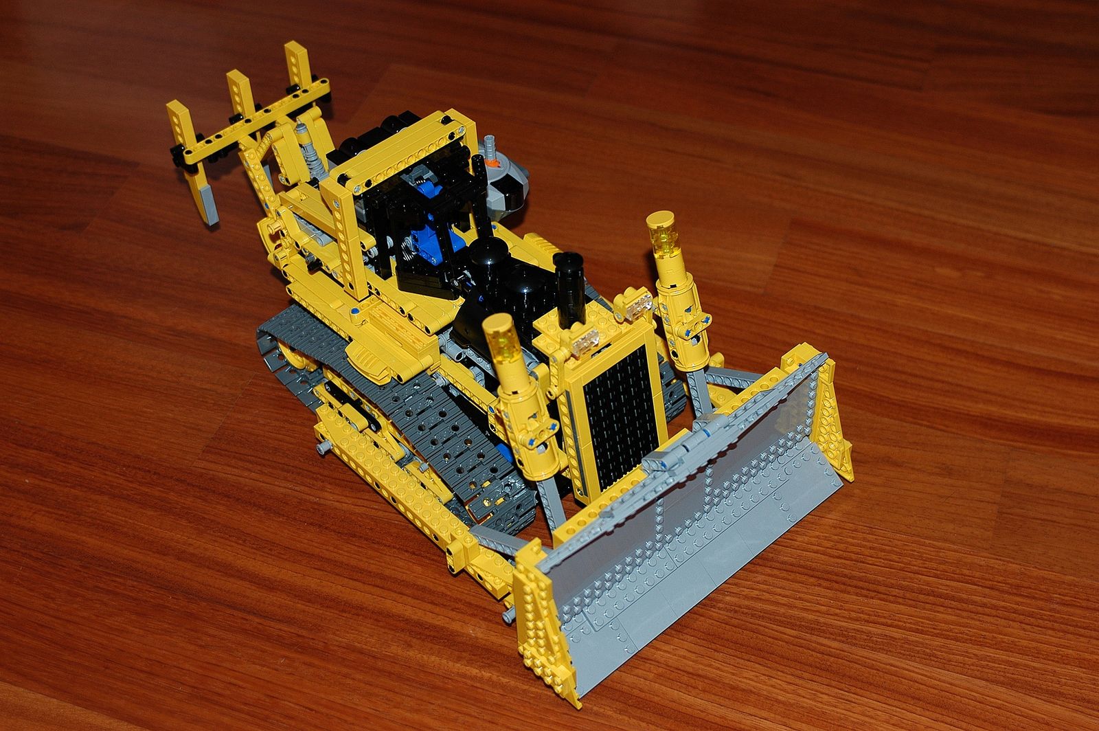 8275_bulldozer_3.jpg