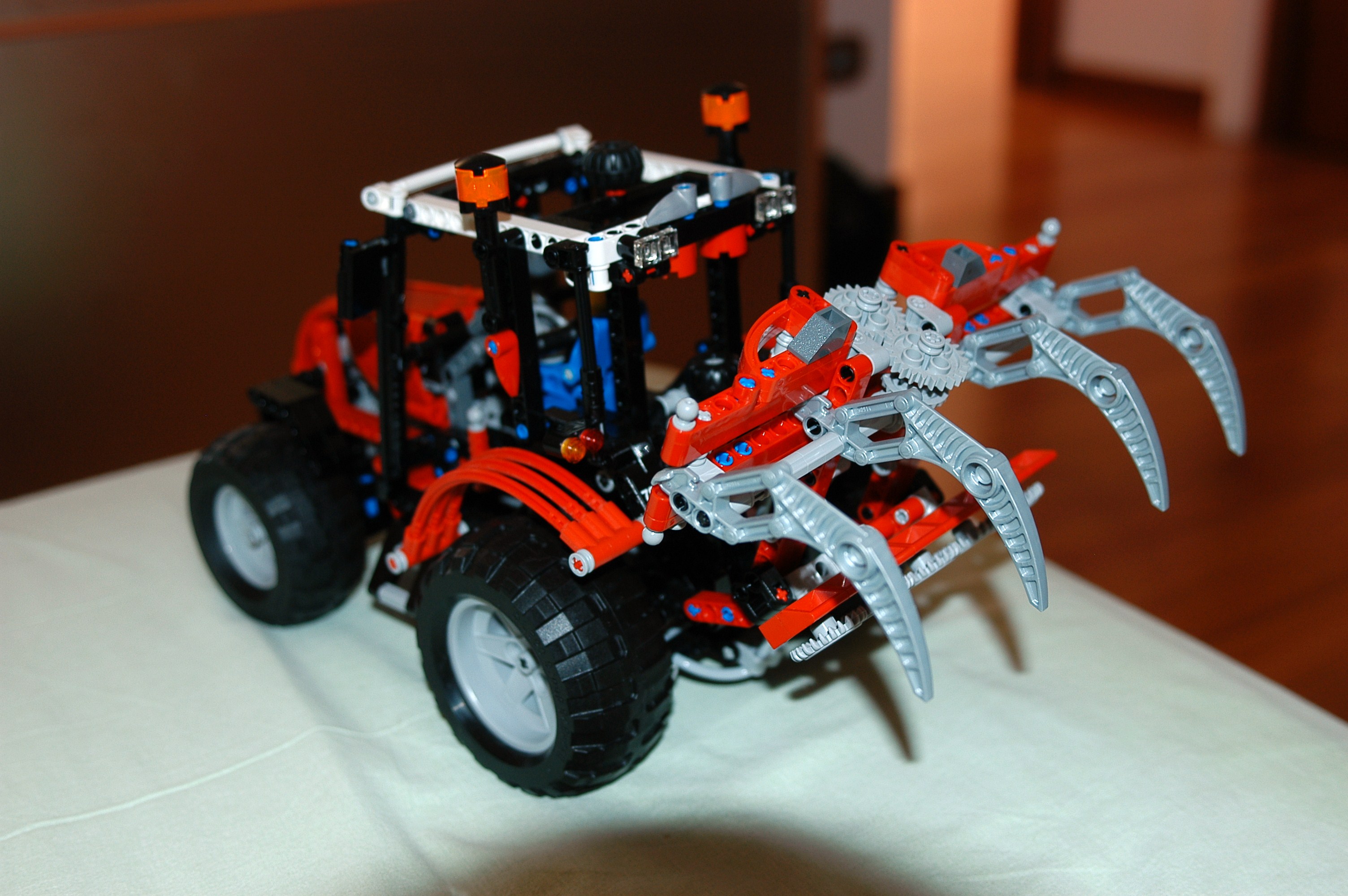 8284_moc_mod_technic_2.jpg