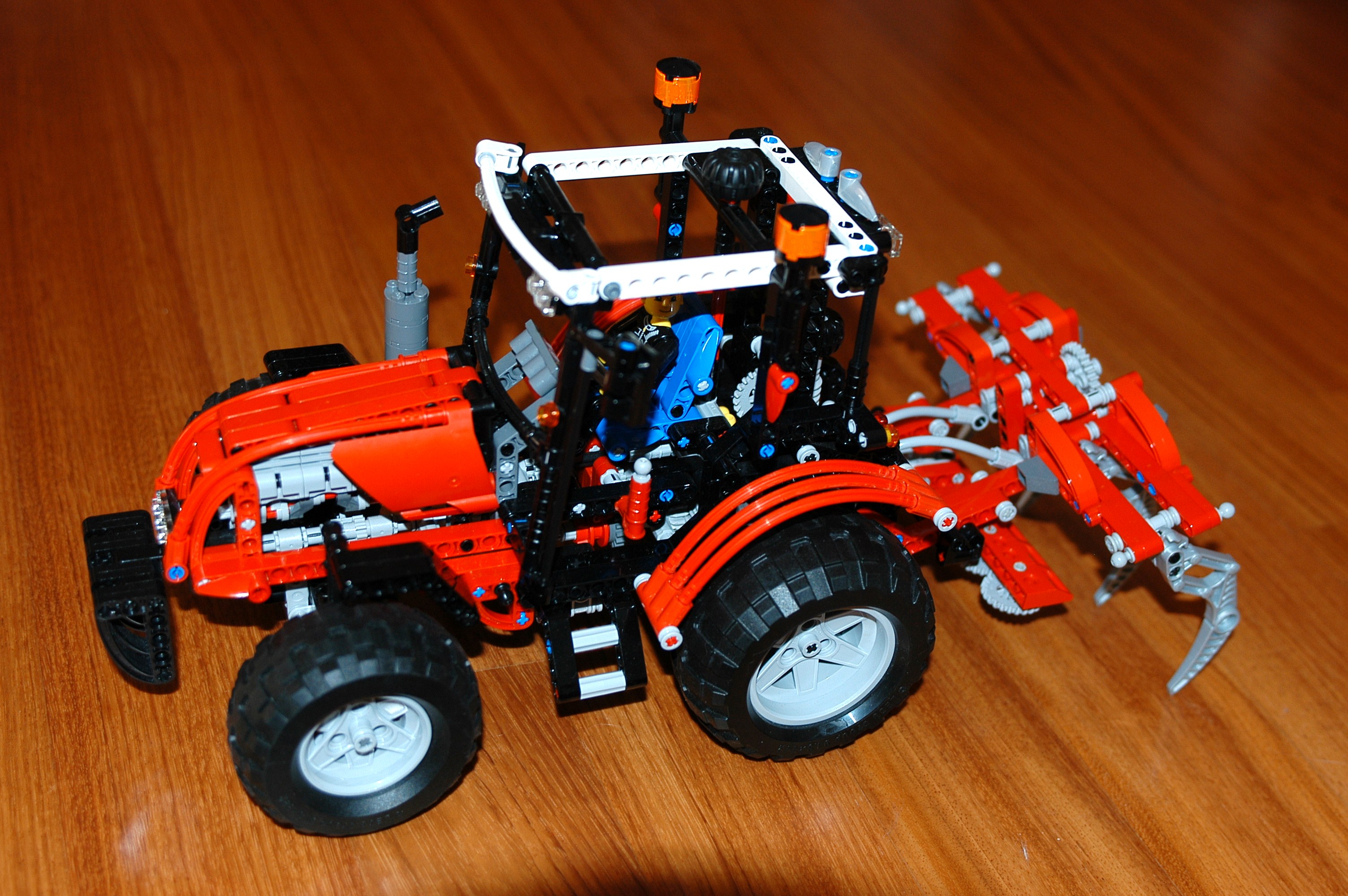 8284_moc_mod_technic_3.jpg