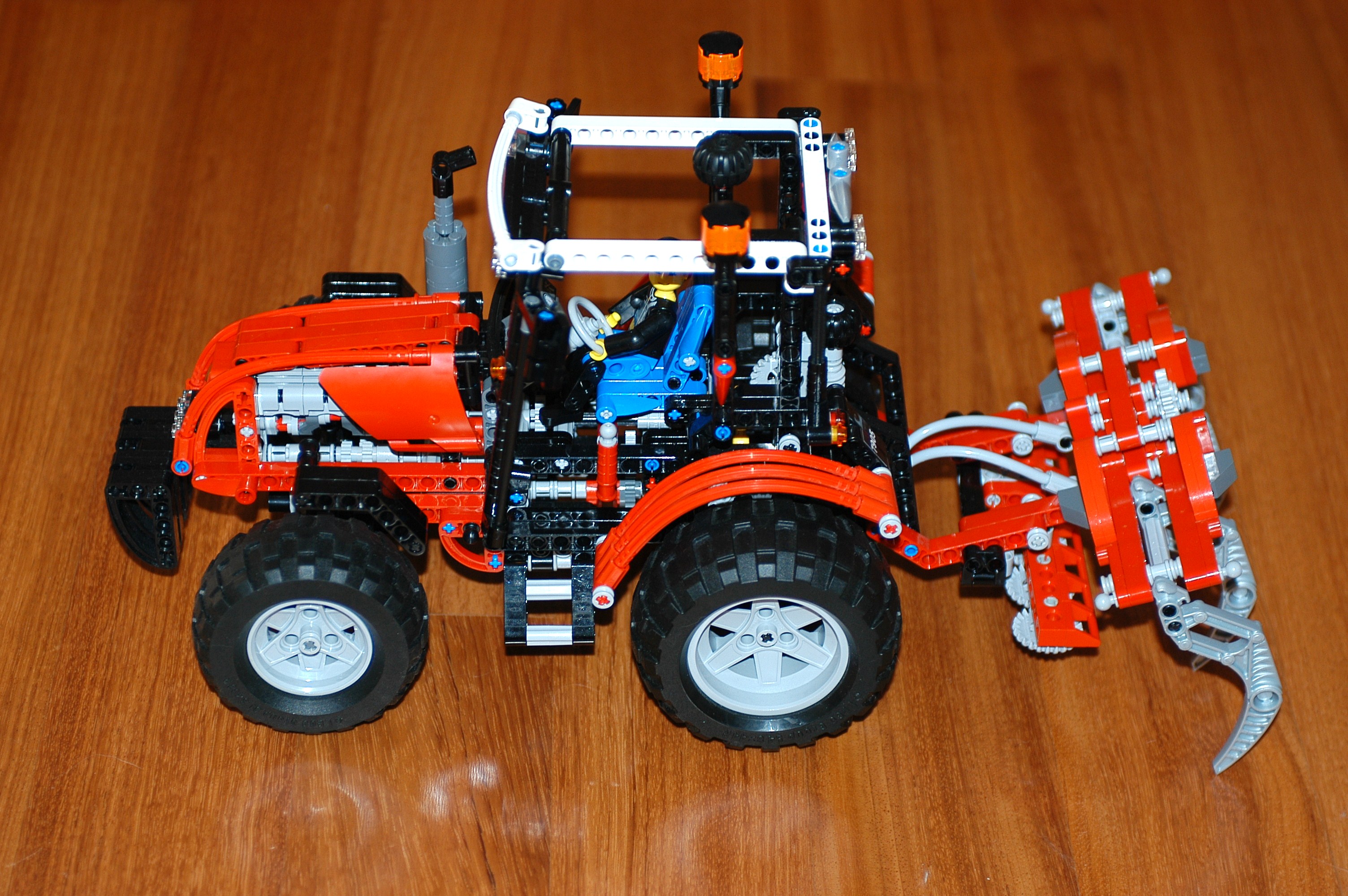 8284_moc_mod_technic_4.jpg