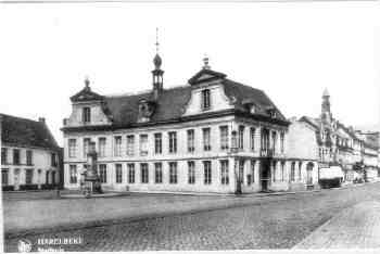 stadhuis3_8.jpg