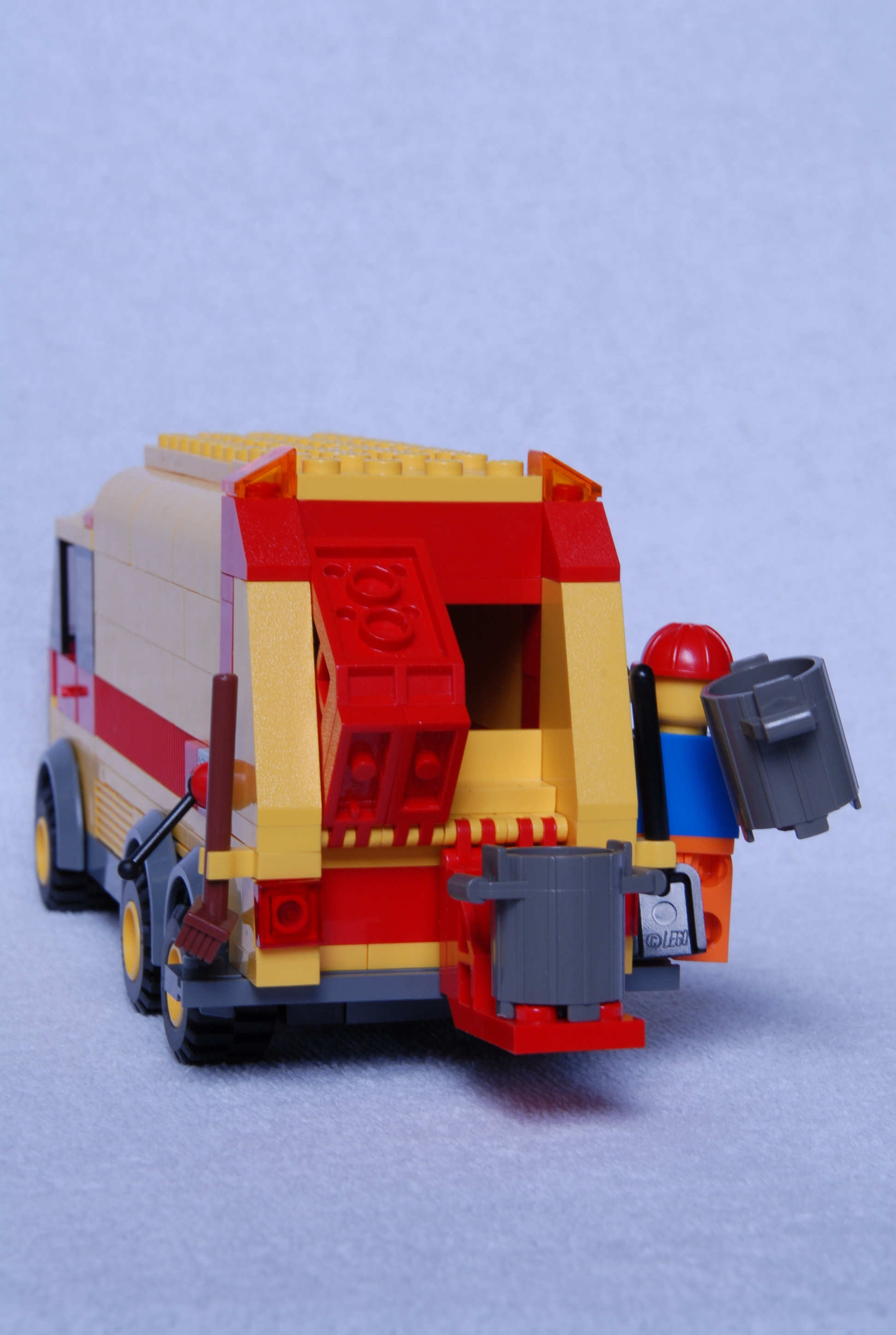 camiao_lixo_moc_lts_mar07_4.jpg