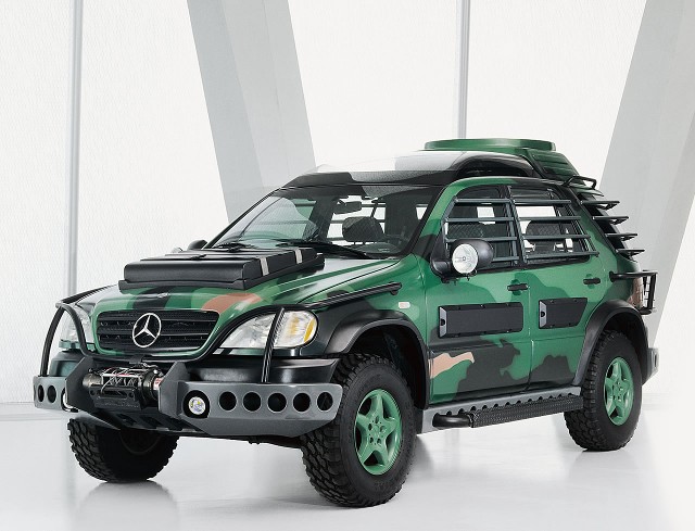 31_mercedes_benz_m_class_jurassic_park_2.jpg