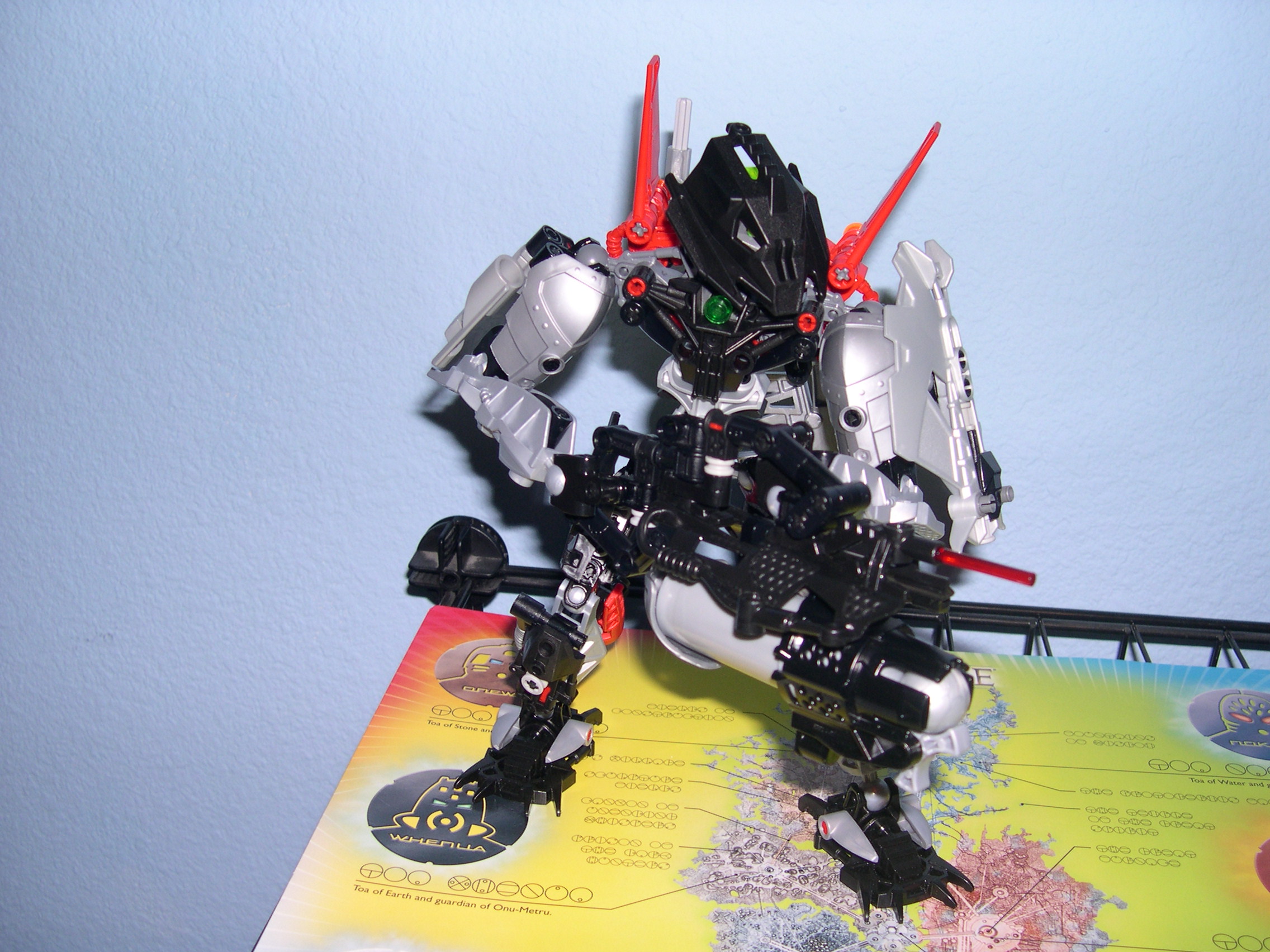 onua_with_midak_skyblaster.jpg