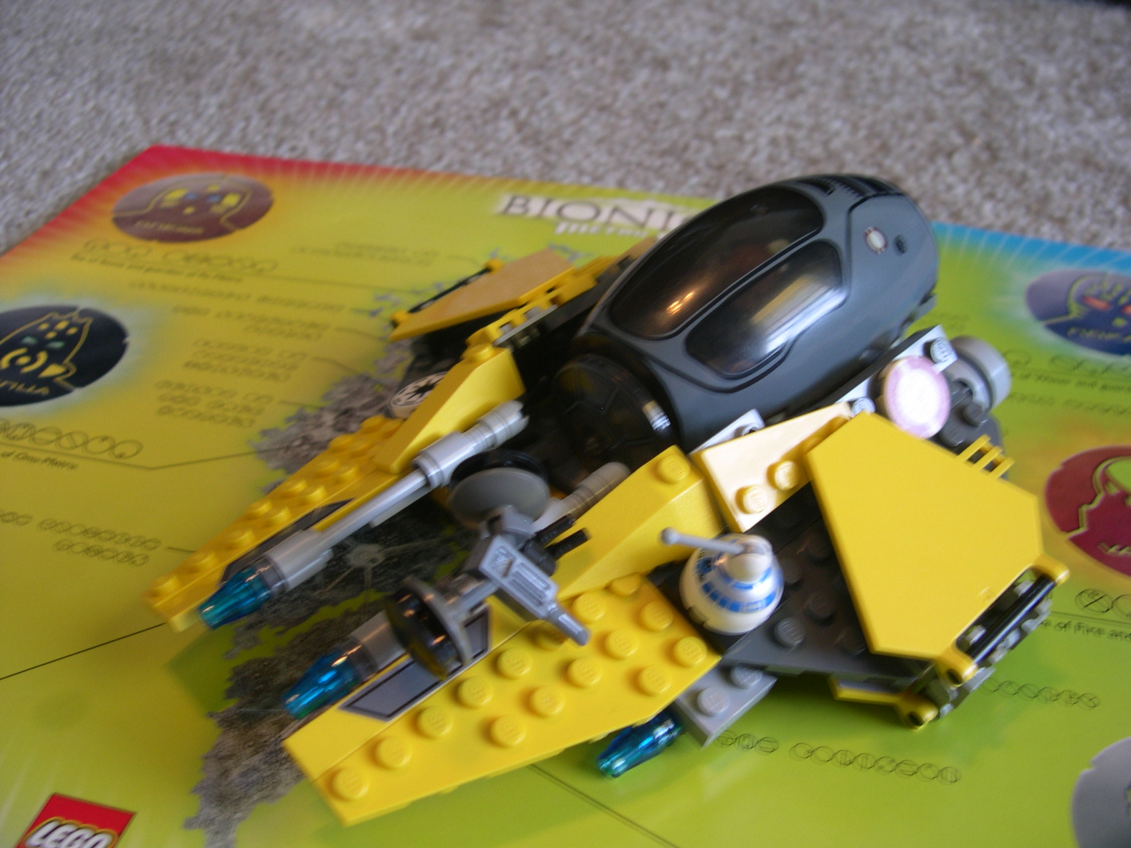 buzz_droid_vs_r2-d2.jpg