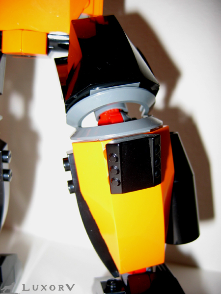 sawfistmech_004.jpg