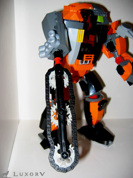 sawfistmech_007.jpg