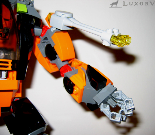 sawfistmech_008.jpg
