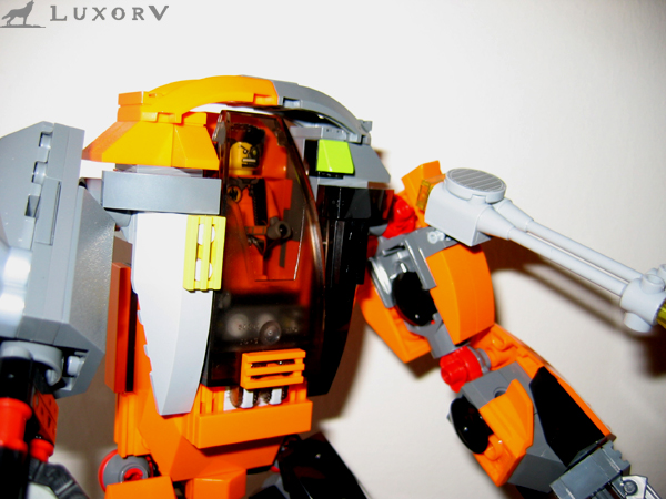 sawfistmech_015.jpg