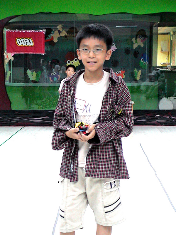 040701_legojpg077.jpg