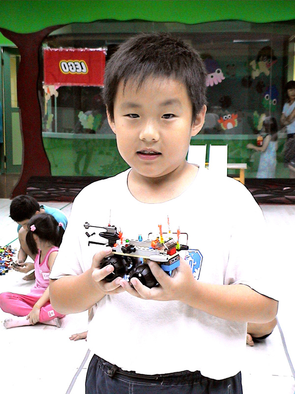 040701_legojpg078.jpg