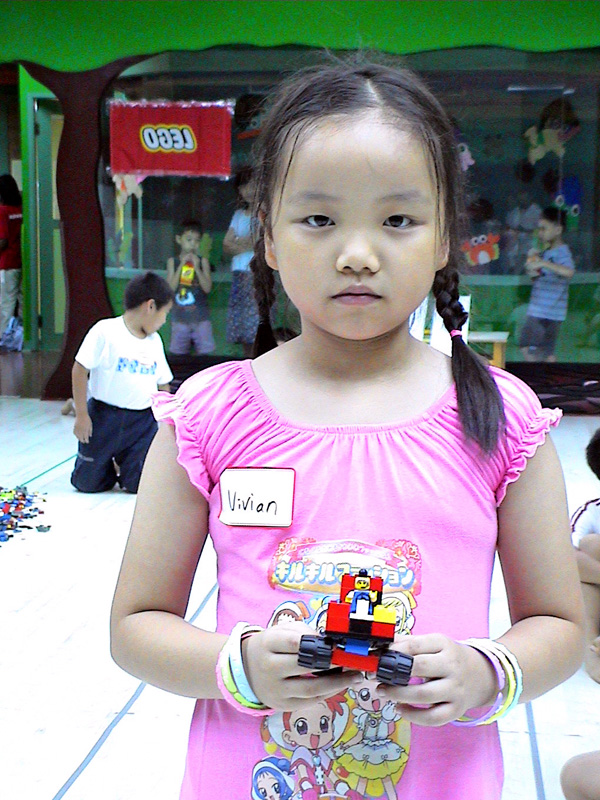 040701_legojpg083.jpg