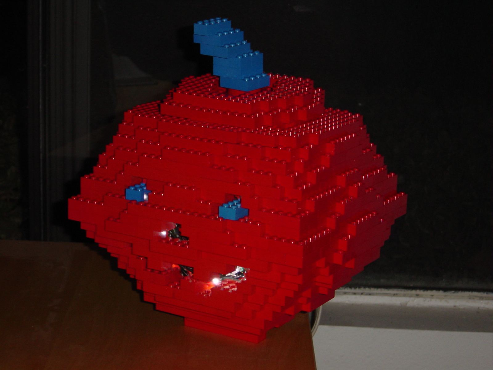 legopumpkin2002.jpg