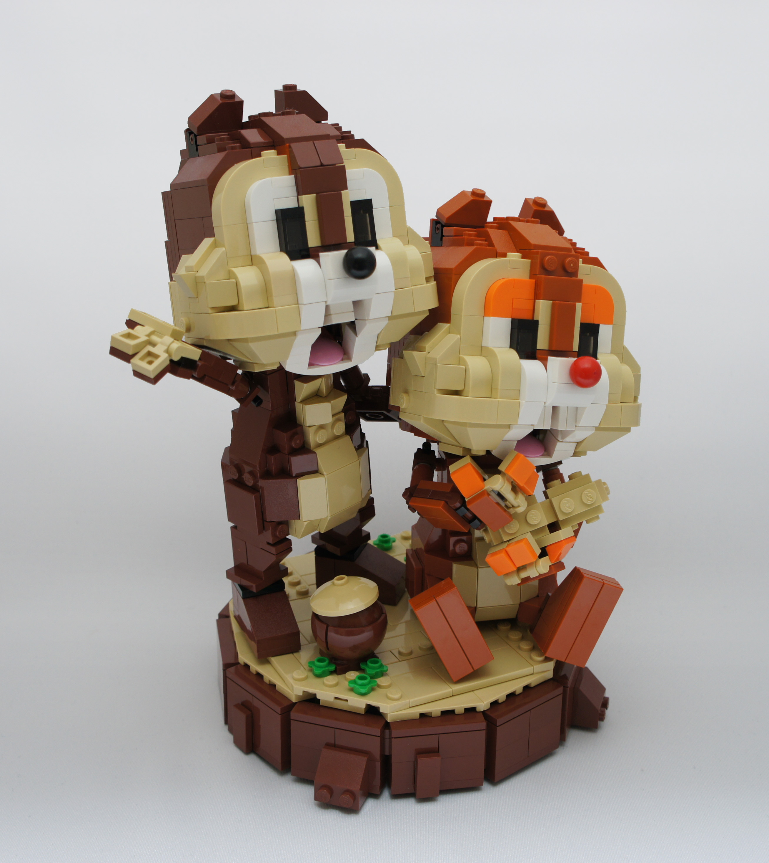 03_chipanddale.jpg