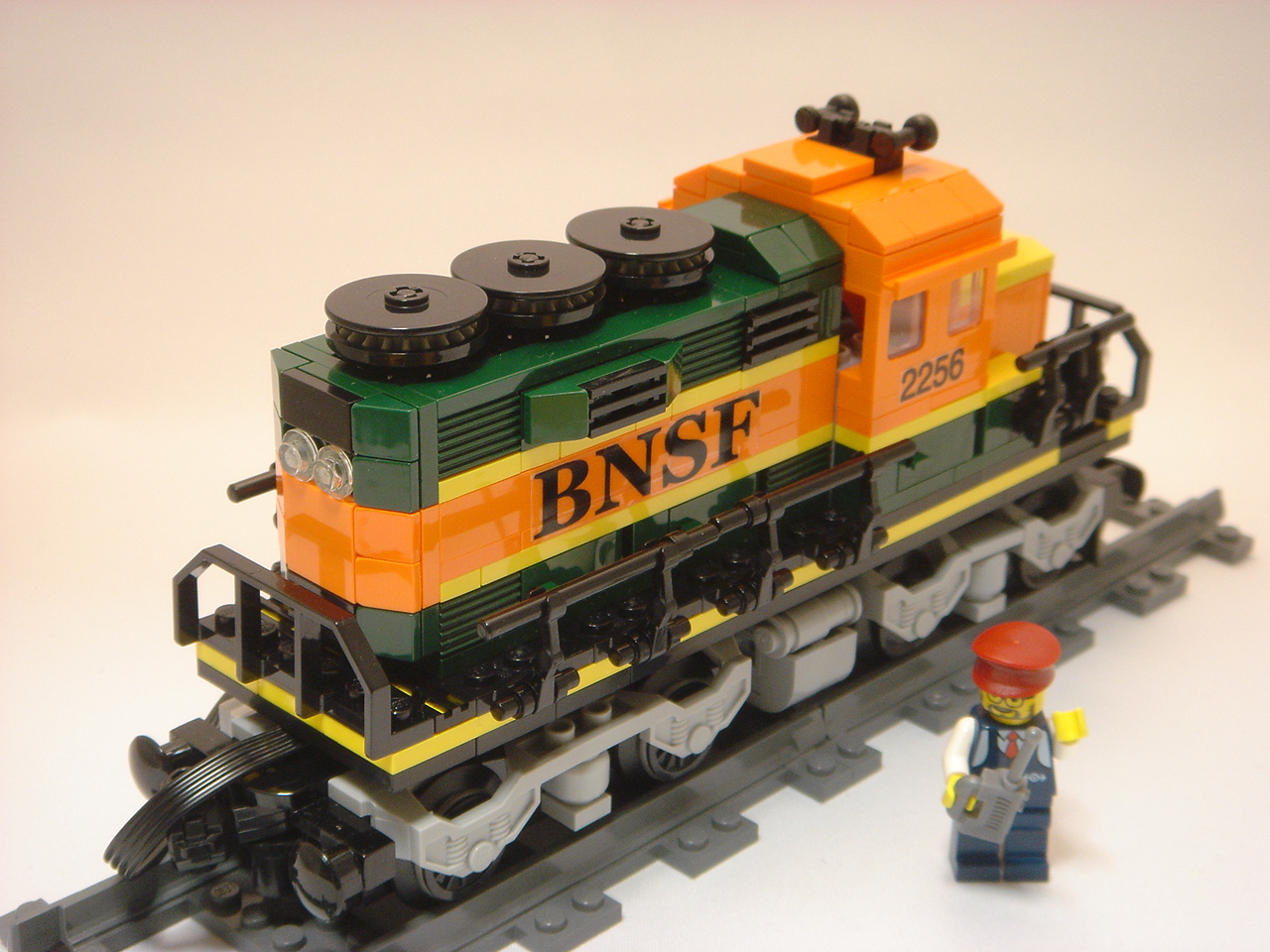 bnsf_gp-38_04.jpg