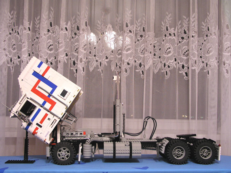kenworth_k100_aerodyne_38_lifting.jpg