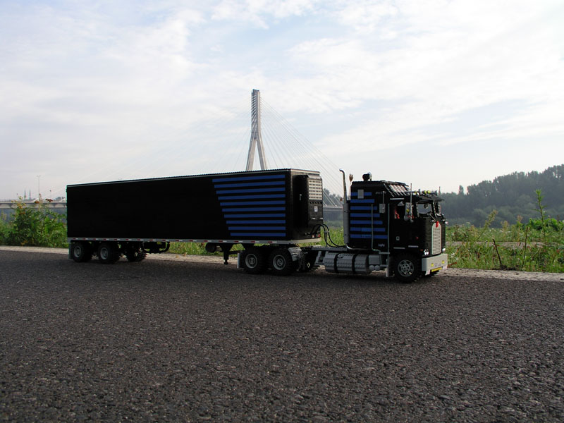 kenworth_k100_aerodyne_refer_trailer_06.jpg