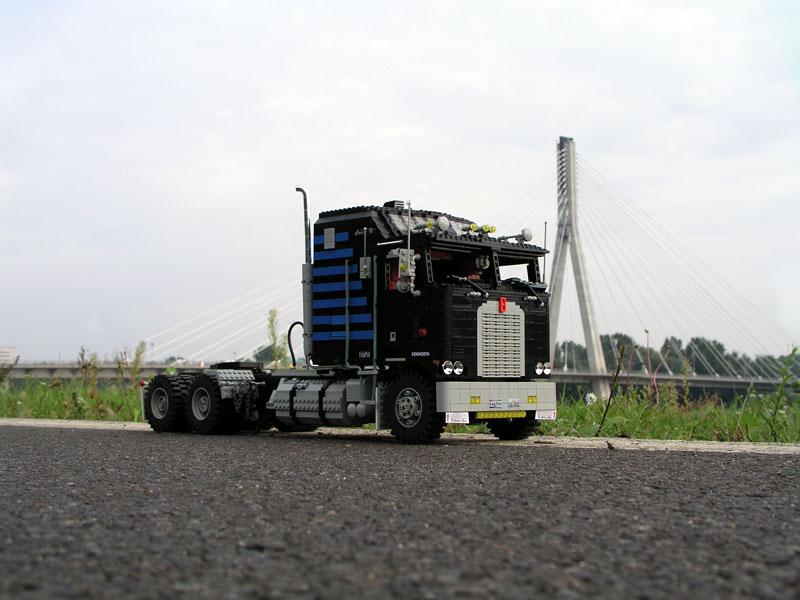 kenworth_k100_aerodyne_refer_trailer_48.jpg
