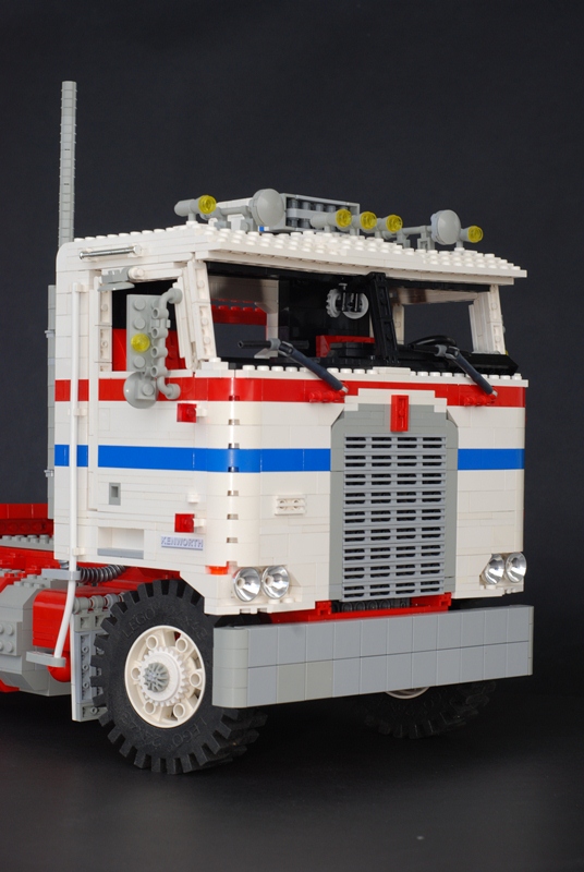 kenworthk100_daycab_01.jpg