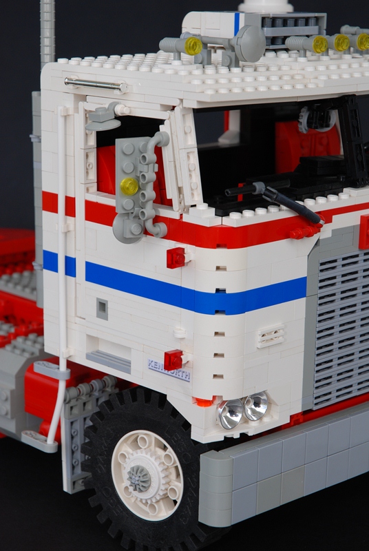 kenworthk100_daycab_05.jpg