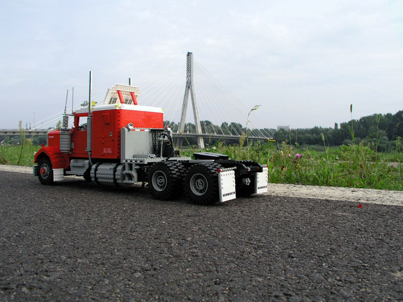 kenworth_w900_longnose_flatbed_trailer_33.jpg