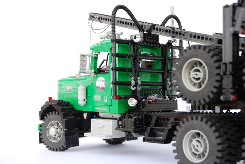peterbilt359_loggingtruck_19.jpg