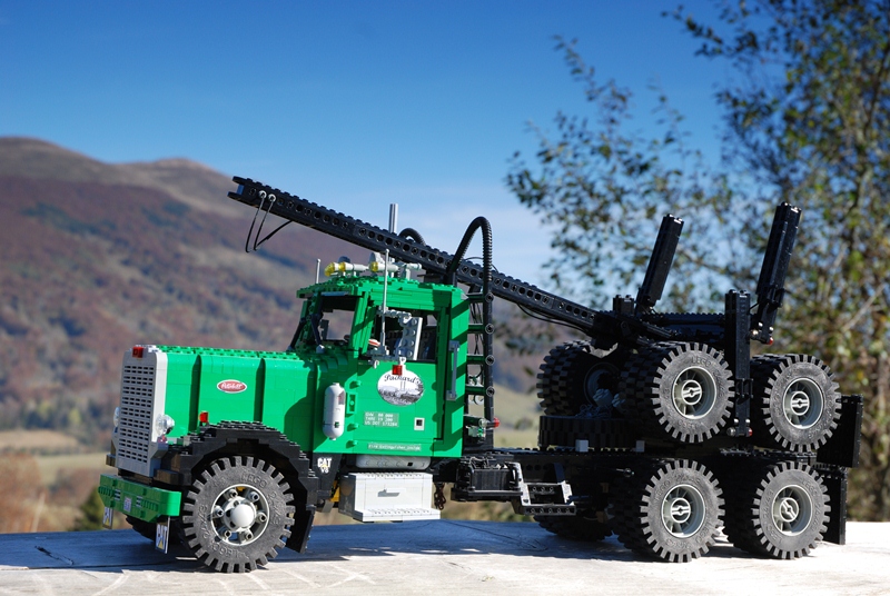 peterbilt359_loggingtruck_33.jpg