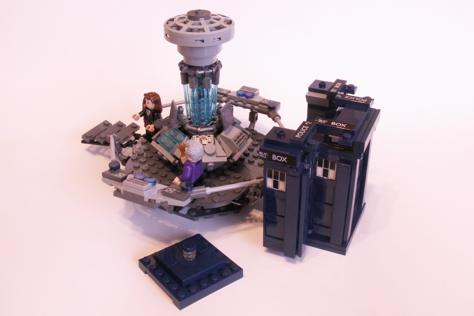 tardis90.jpg