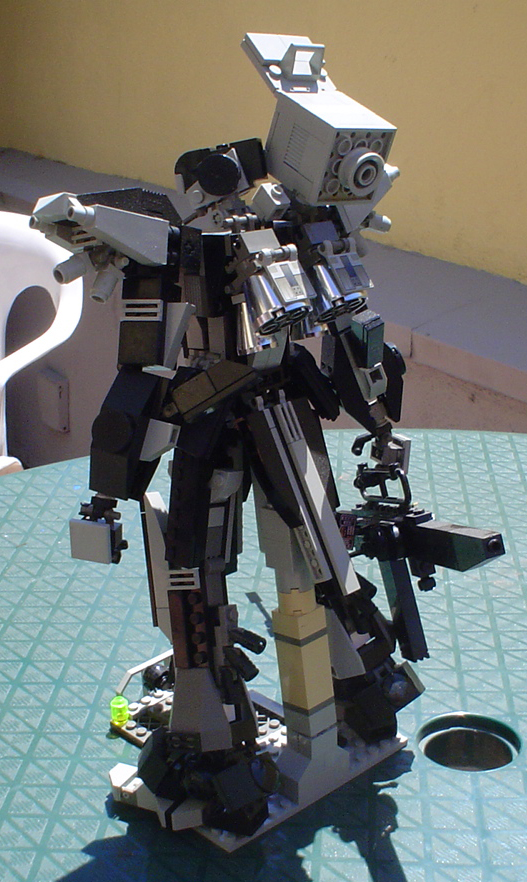 blackmecha_onstand03.jpg