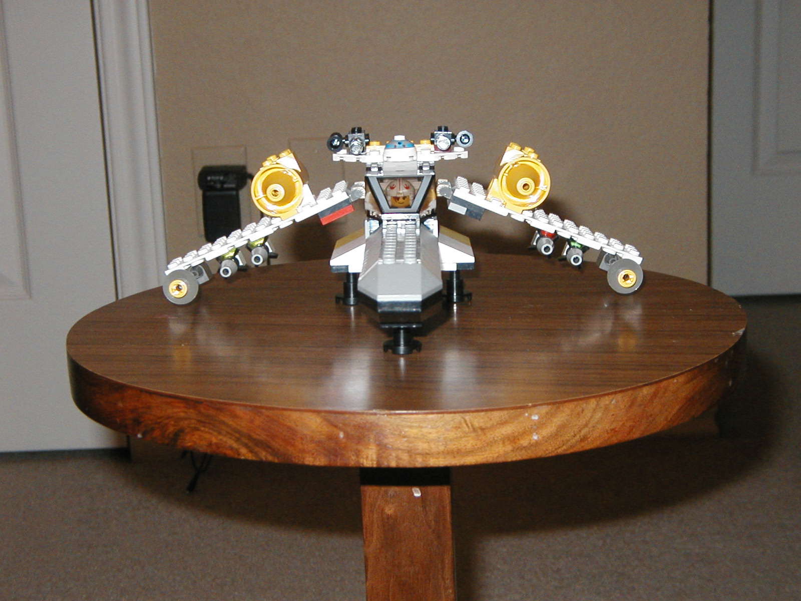 t-wing_front_view_in_attack_mode.jpg
