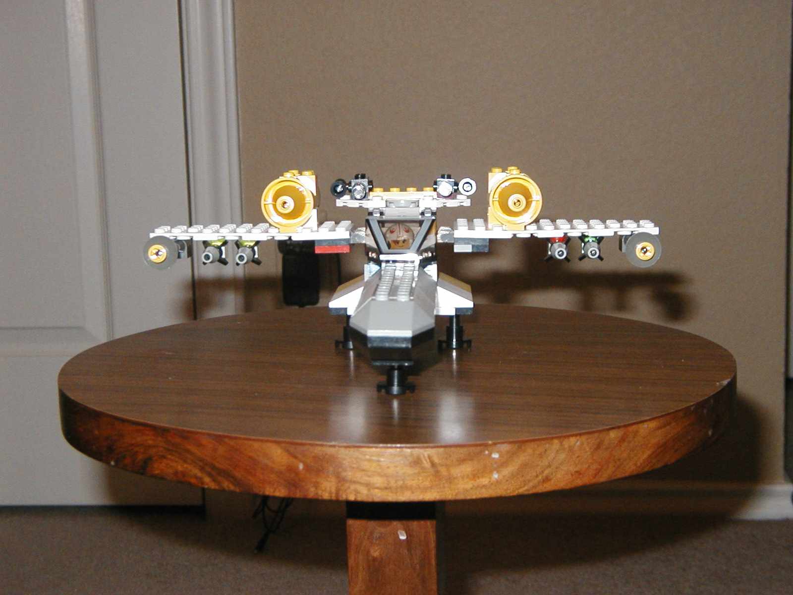 t-wing_front_view_in_landing_mode.jpg