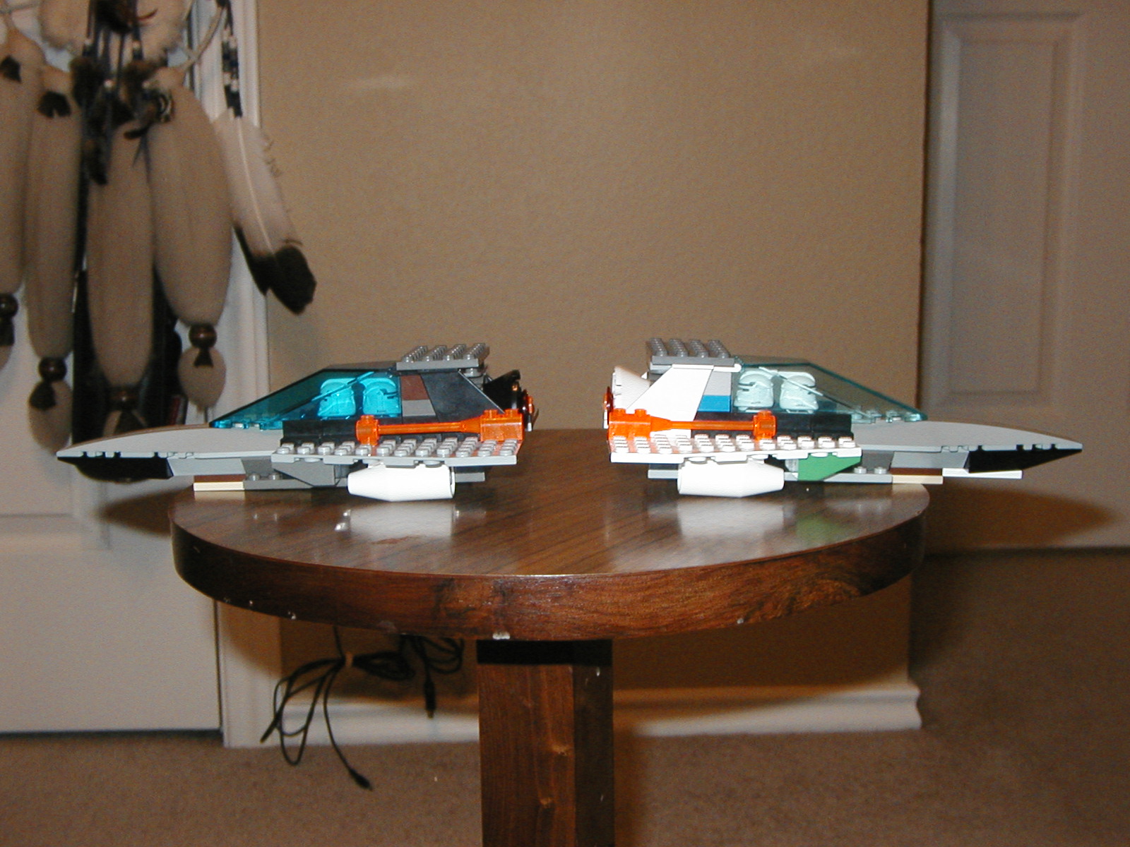 two_clone_fighter_ships_side.jpg