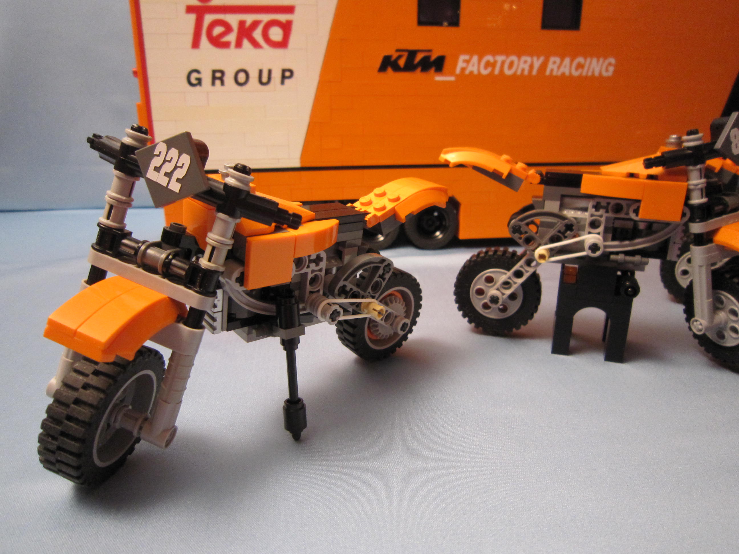 tribute_ktm_factory_racing_030.jpg