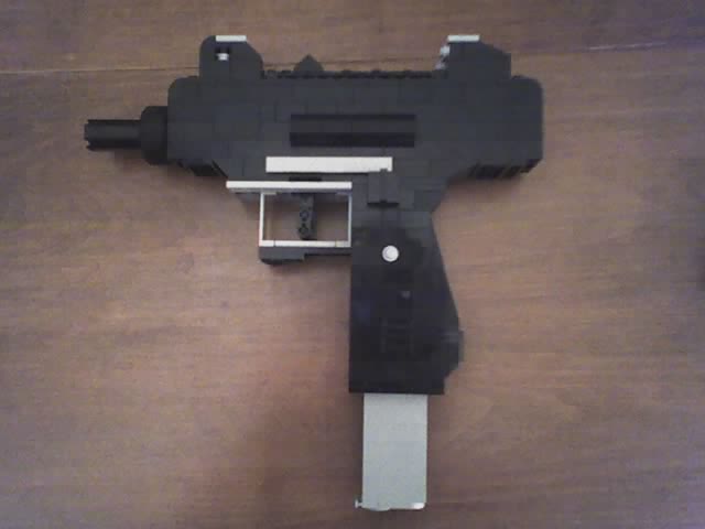 lego_uzi.jpg