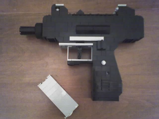 lego_uzi_unloaded.jpg