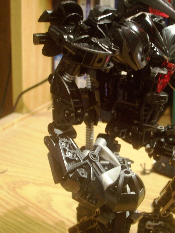 makuta_arm.jpg
