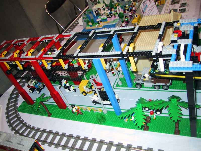monorail-c02.jpg