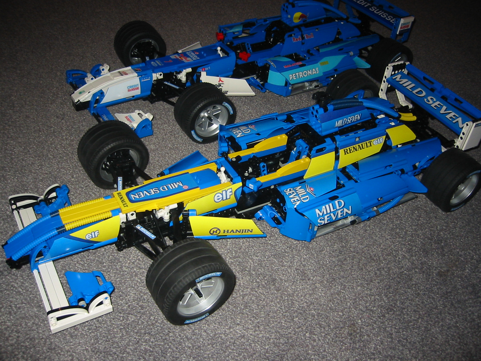 001_f1_02_renault.jpg