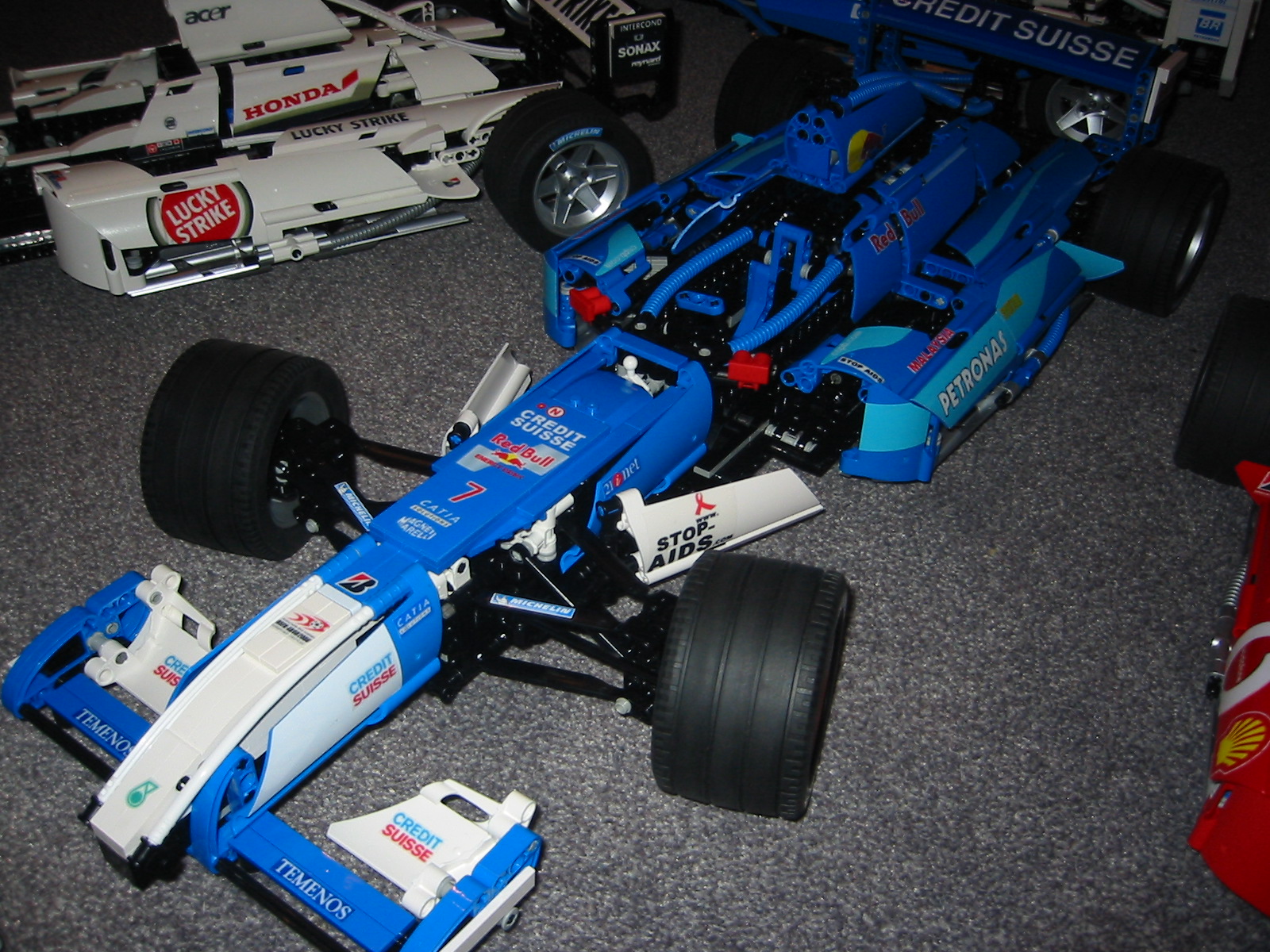 sauber03.jpg
