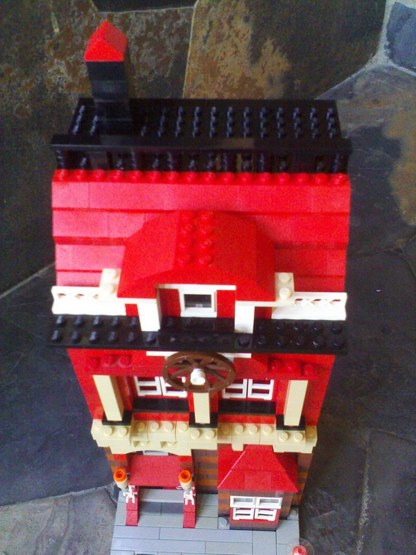 red_house_002.jpg