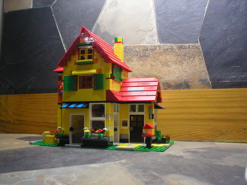 yellow_house_a_002.jpg