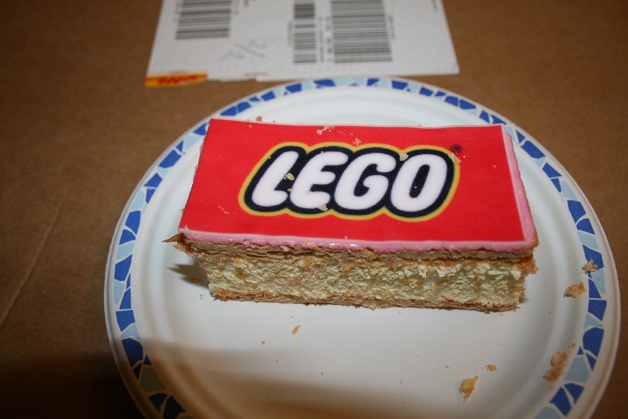 lego_cake_001.jpg