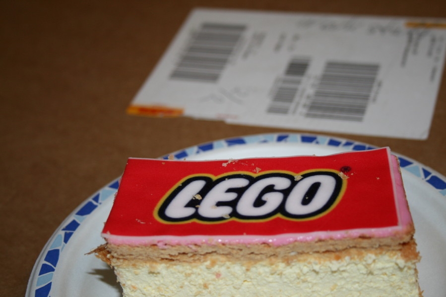 lego_cake_004.jpg